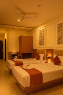 The Ramanjaneya Hotel by iQ Hotels - Luxury Stay in Ayodhya Near Ram Mandir - 3