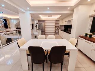 7BR Luxury Resort with Pool and Bar - 8