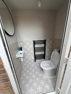 3 bedroom house in London with garden - 2