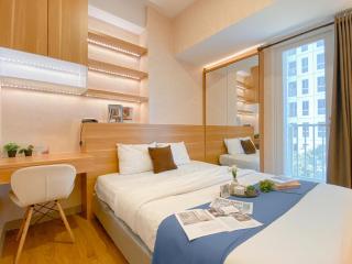 Cozy Studio at 7th Floor Tokyo Riverside PIK 2 Apartment By Travelio - 0
