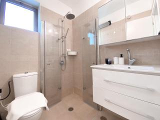 Sunny Bright New 3BR next to Saffra Synagogue - 7
