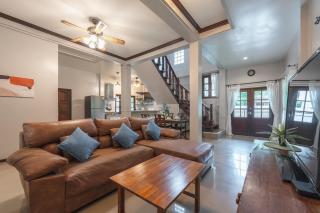 Naiharn Beach Holiday Pool Villa, Rawai - 8