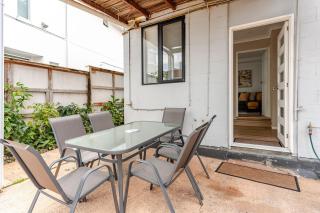 B5Q Abnb-Style 2BR House with Free Parking and 5 mins ride to Eagle Farm - 1