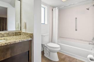 Quality Inn & Suites at Tropicana Field - 3