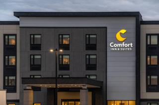 Comfort Inn & Suites - 4