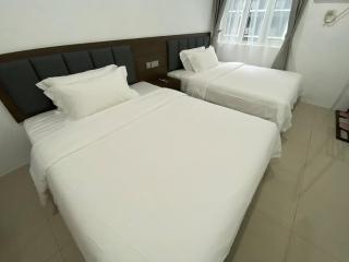 Bright Unit with Balcony near Okada & Airport-6C - 9