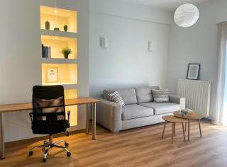 Quiet Central 2-bedroom Flat 4' to Metro & Shops - 0