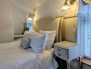 Ty Isaf Welsh Farmhouse with Sea Views - 6