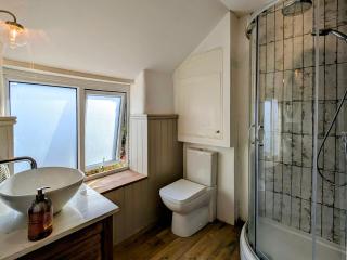 Ty Isaf Welsh Farmhouse with Sea Views - 4