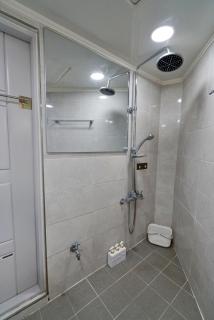 2Room, 6 people, Myeongdong, Itaewon, Seoul Station - 8