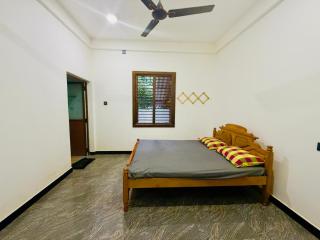TN Guest House - 2