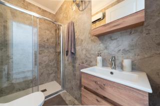 Modern 1-BR Apartment Steps from Spinola Bay - 3