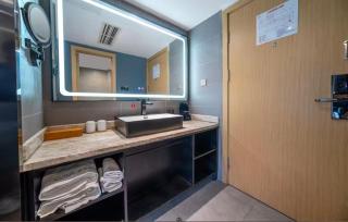 Qingju Hotel, Chunxi Road, Taikoo Li, Chengdu - 4