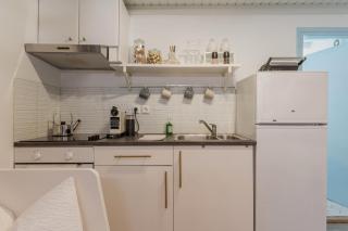 5-Bed Stylish Maisonette - 4
