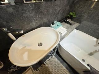 RentNow Modern Business Apartment with 3 Bedrooms in Centre Chișinău - 9