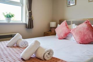 2 Bedroom Flat, Balcony, Parking, Near Castle - Windsor - 9