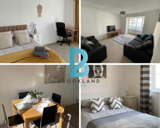 Furnished 4 BR House - Parking, Wi-Fi, Kitchen - 0