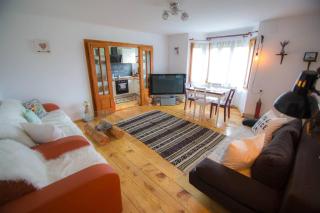 Aura's Guest House - 8