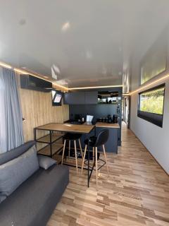 Houseboat - dom na wodzie - 5