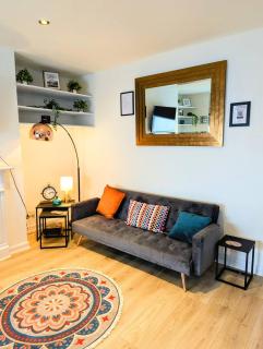 Cosy Home with Free Parking near Burley Park by Eason Stays, Ideal for Contractors Digs or Family Stays Visiting Leeds - Headingley - 5