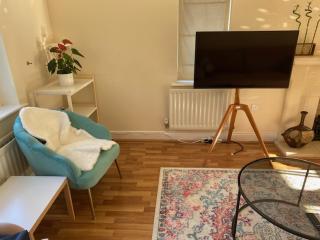 Stylish home on quiet street - Orpington - 2
