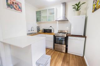 Yarralumla Apartment Stay Queen Bed and Sofa Bed Free Parking - 6
