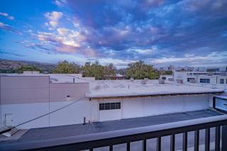 Luxury Downtown 1BR 1BA - Pool,Gym,Pkg,Bowls and More! - 2