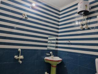 Shri Mukund Dham - Near Prem Mandir, Iskcon temple & Banke Bihari G- Premanand Maharaj Visit is just 2-3 minutes away - 2