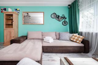 Wild and Free Urban Jungle Apartment by BookingHost - 8