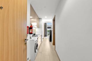 Amazing Studio in Azizi Riviera 1 - 2