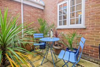 The Summer House - 6