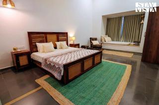 StayVista at Lazy Mango with Bonfire, Bathtub - Hyderabad - 4