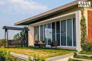 StayVista at Lazy Mango with Bonfire, Bathtub - Hyderabad - 7