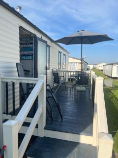 Caravan Beach Park - Sleeps 8 & Free Parking - 9