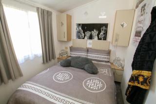 Caravan Beach Park - Sleeps 8 & Free Parking - 8