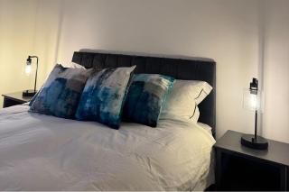 Chelsea 1-Bed Apartment - Sleeps 2 & Private Patio - 1