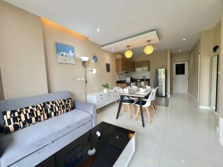 Cozy 2 bedrooms walk to beach - 1
