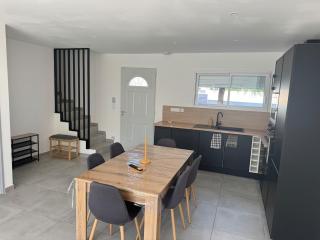 Belle villa neuve avec jardin et parking privé - 1