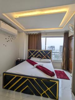 Modern One-Bedroom Deluxe Apartment Bahria Town Lahore - 7