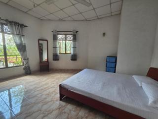 NALY'S Lodge - 3