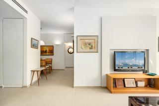 Chic Bright Urban Escape - 4