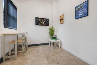 Onslow House - Air Host & Stay - 5 bed, Sleeps 14 - 2