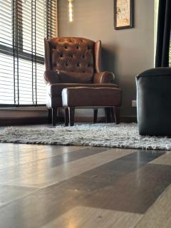 Premium serviced 1BHK Penthouse Gold Crest Mall By Sukun Suites - 4