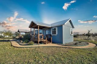 Stargazing Retreat at Lone Star Cottage - 8