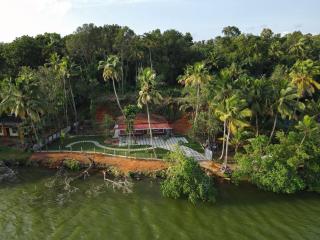 Anoop's Lake View Cottage -2BHK - Munroe Island - 0