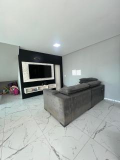 Linda e ampla casa - 7