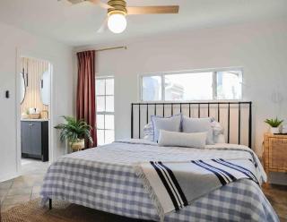 Funky 3BR Cottage with Private Mini Golf and Fire Pit - 3