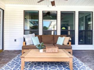 Luxe 4BR with Heated Pool and Hot Tub - Walk to Lake - 5