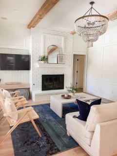 Luxe 4BR with Heated Pool and Hot Tub - Walk to Lake - 4