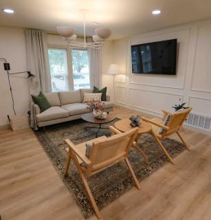 Bright 3BR with Fire Pit and Near Convention Center - 2